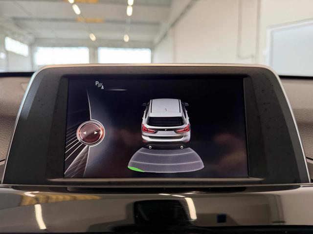 BMW X1 sDrive18d X line //LED//18//NAVI//