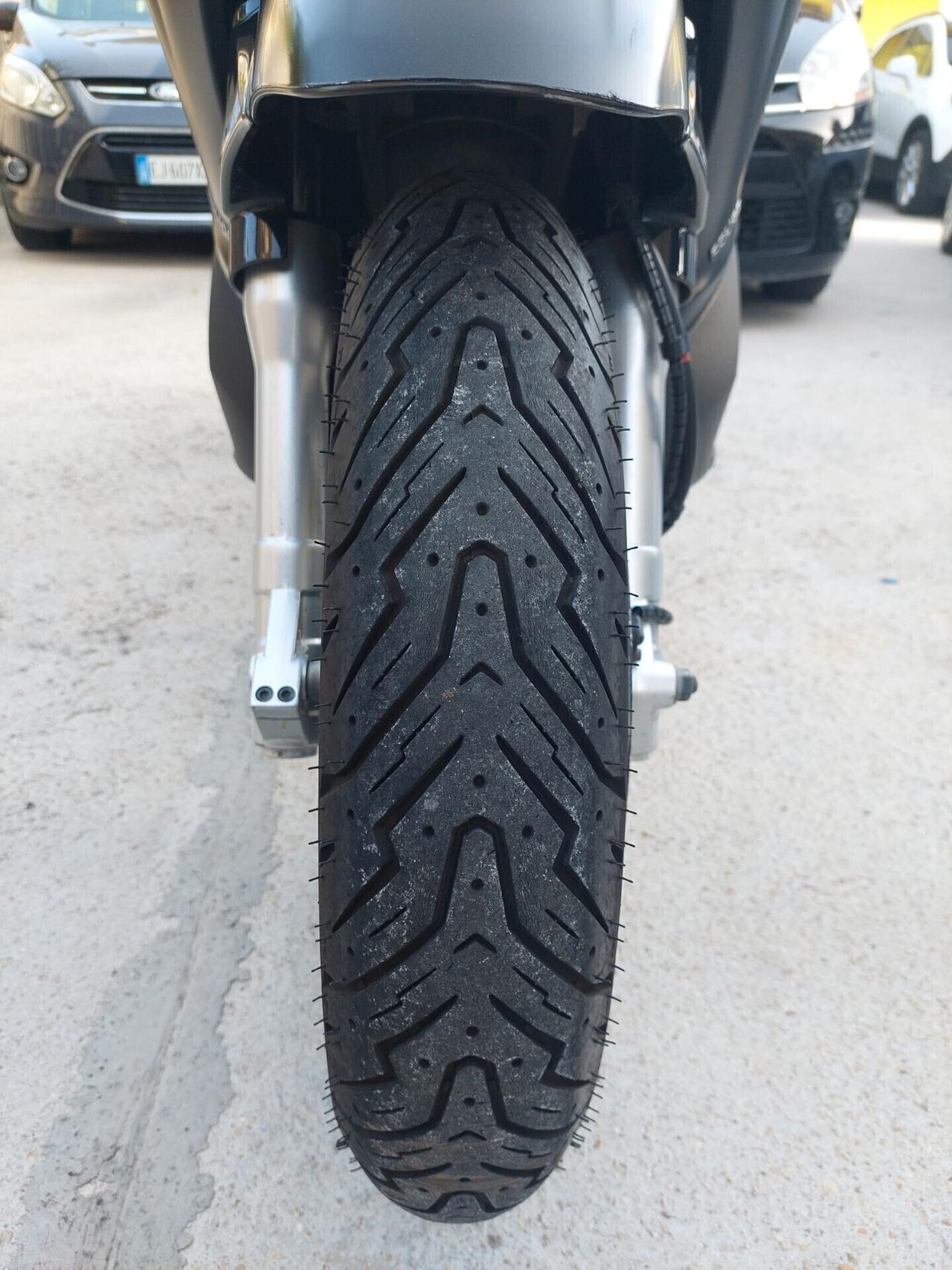 BEVERLY 350 MODELLO POLICE ABS SRS GOMME NUOVISSIME