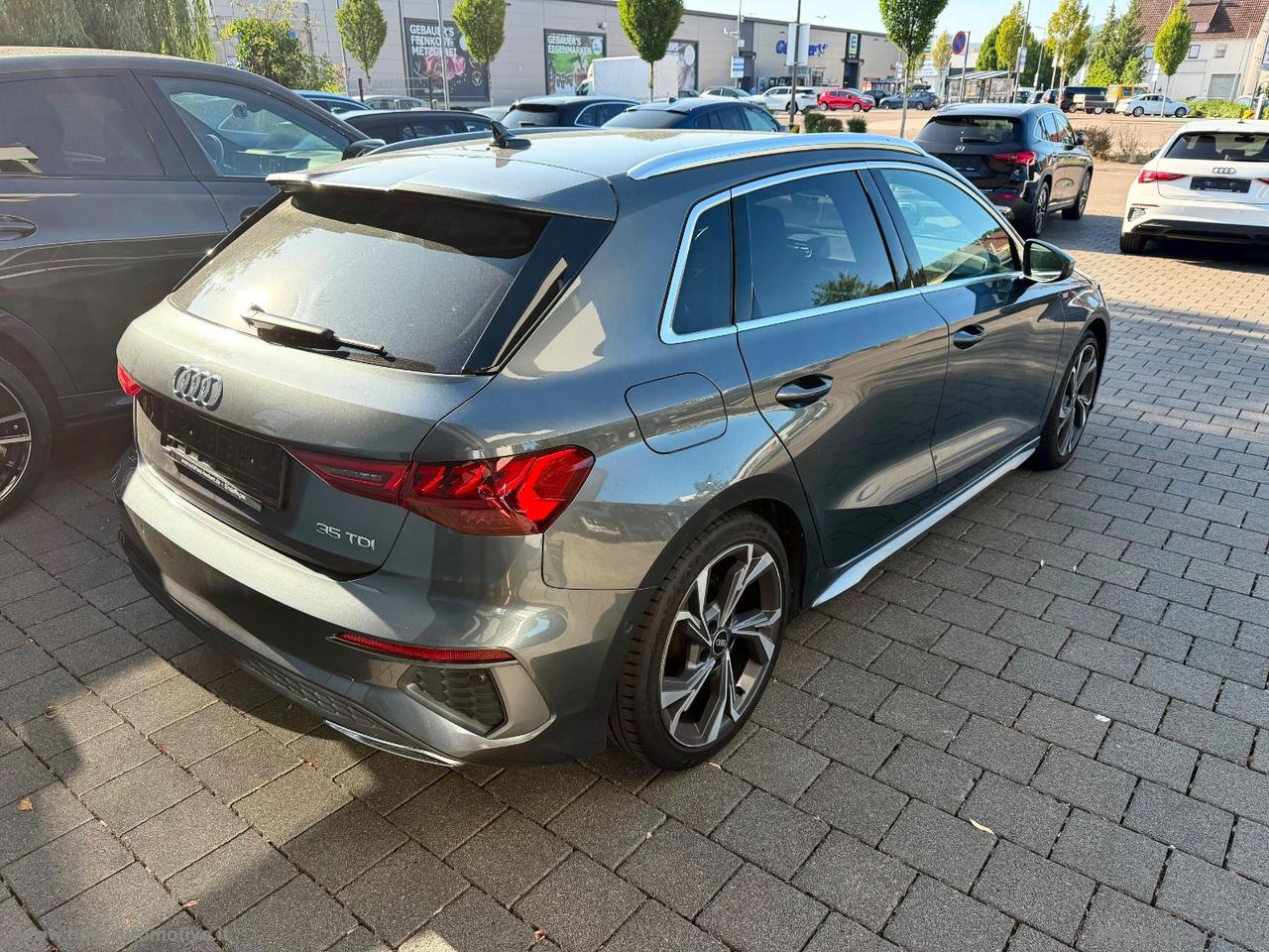 AUDI A3 Sportback S-line 2.0TDI S-tronic LED PELLE NAVI AMBIENTE