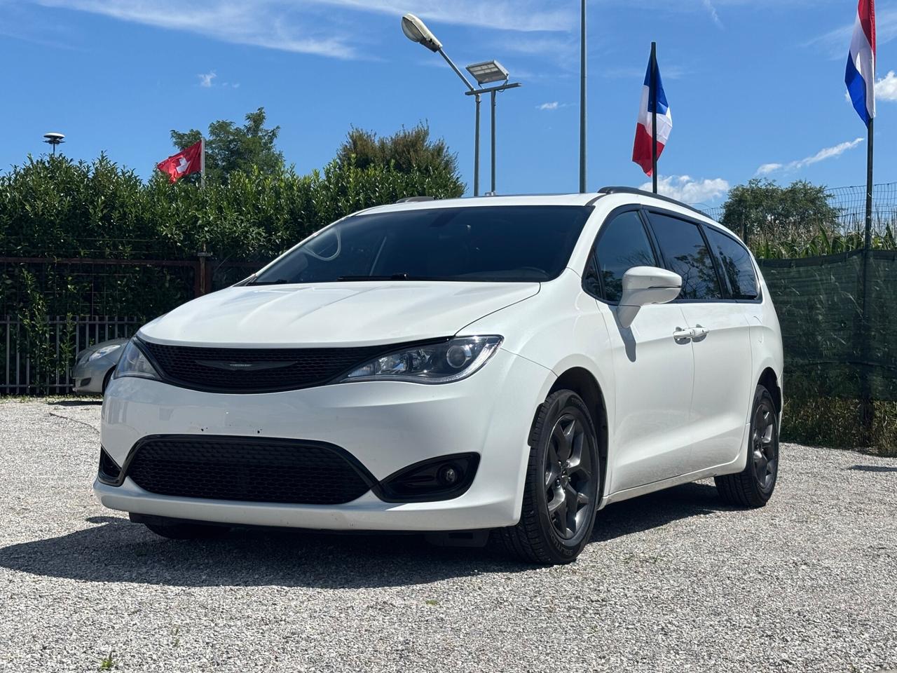 Chrysler Pacifica touring gpl full optional
