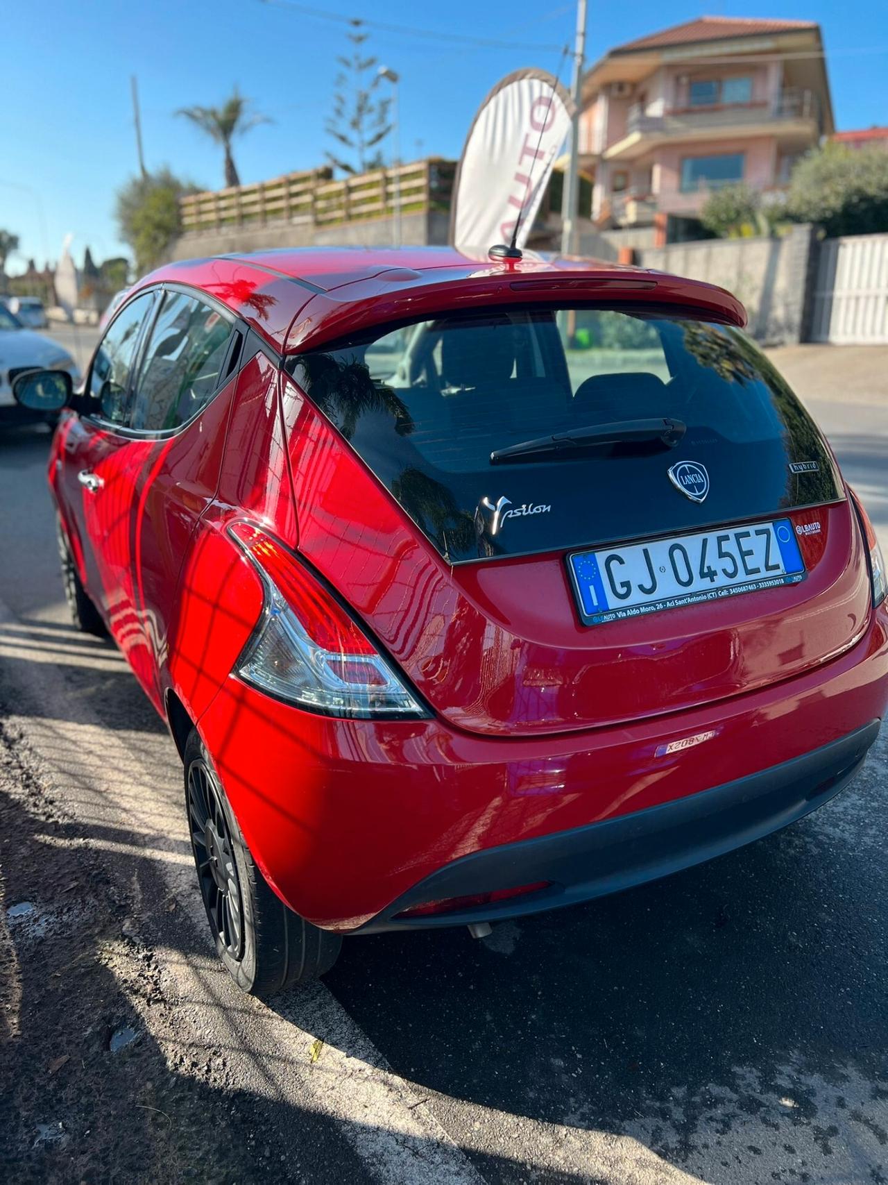 Lancia Ypsilon 1.0 FireFly 5 porte S&S Hybrid Ecochic A. Ferretti