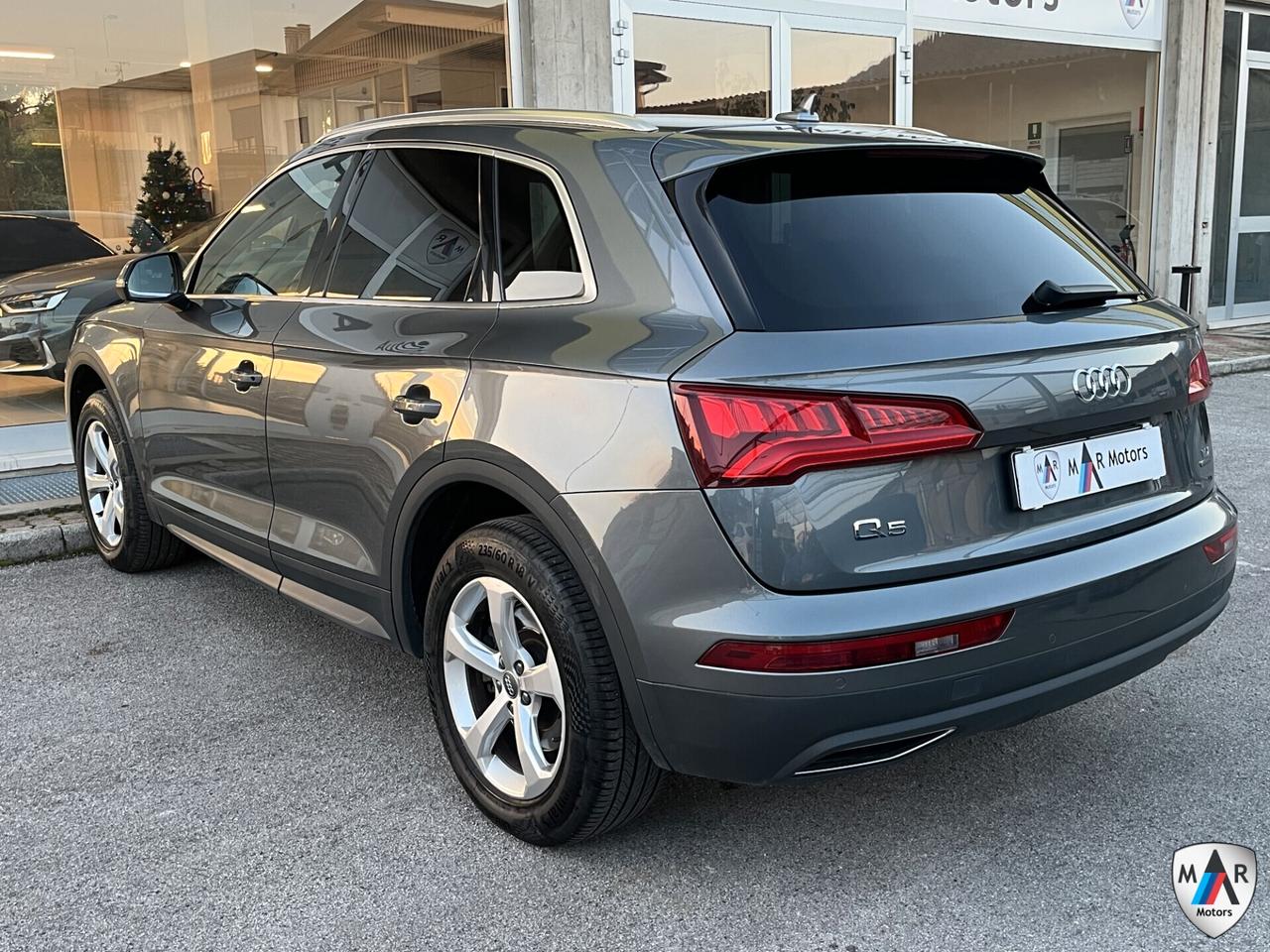 Audi Q5 40 TDI quattro S tronic Business Sport