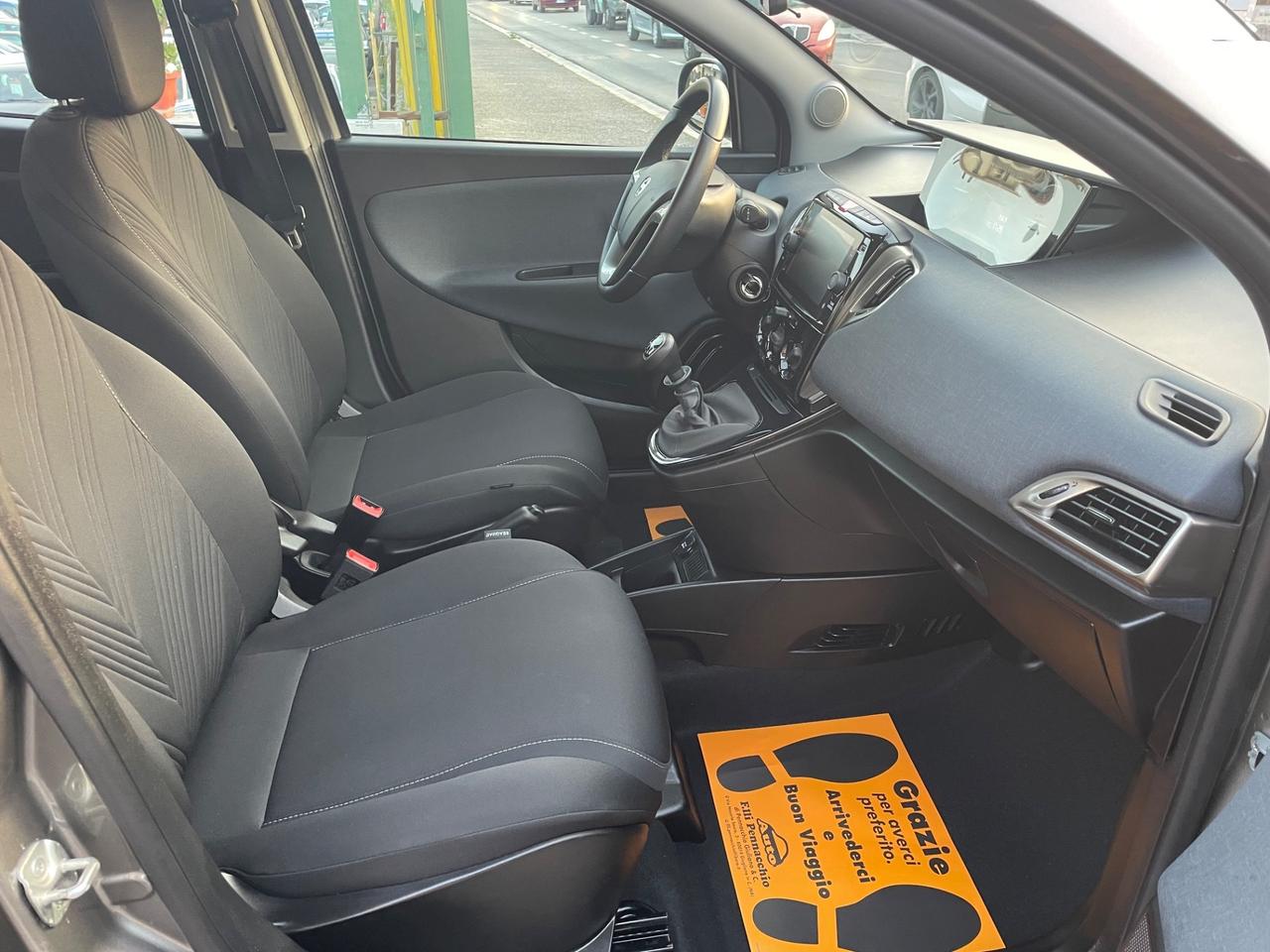 LANCIA YPSILON 1.0 BENZINA 70 (CV) 2022