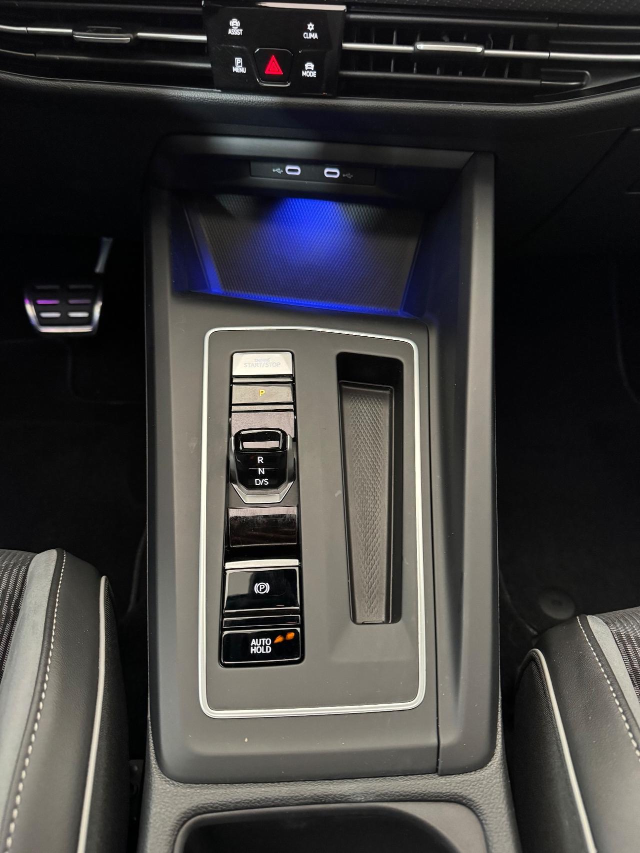 Volkswagen Golf 1.5 eTSI 150 CV DSG R-Line TETTO