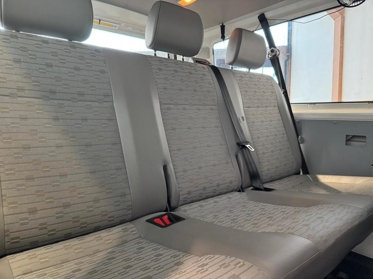 Volkswagen Transporter 9 posti 2.0 TDI 102CV PL Kombi + traino