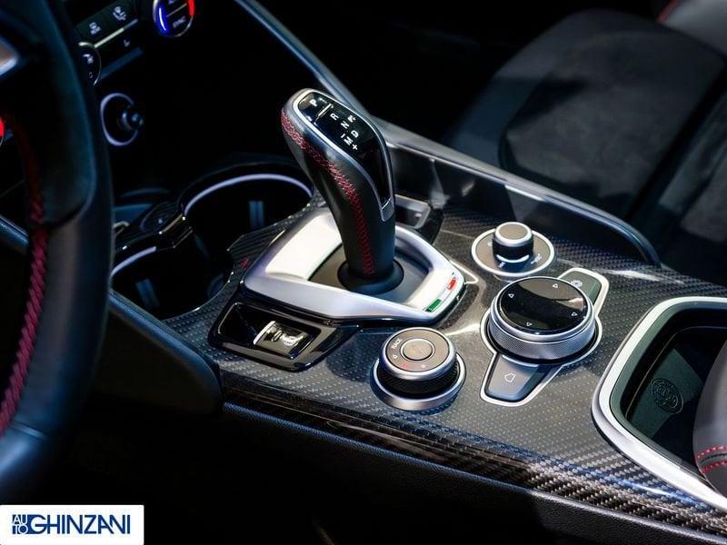 Alfa Romeo Giulia 2.9 T V6 AT8 Quadrifoglio serie 2 Pack Carbon