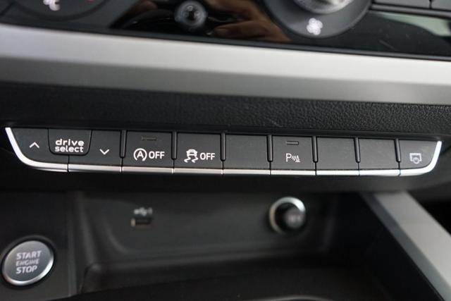 AUDI A4 Avant 35 TDI/163 CV S tronic Business Italiana Tag