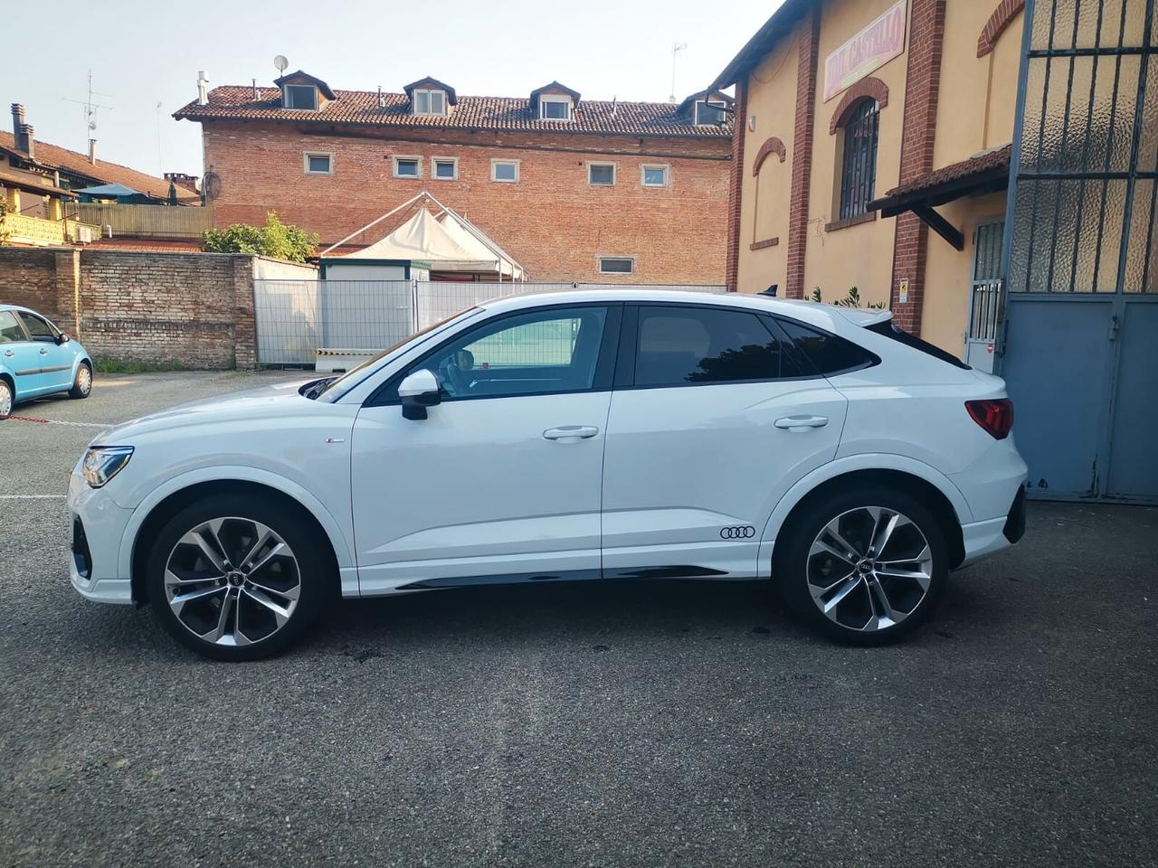 Audi Q3 40 TFSI quattro S tronic S line edition