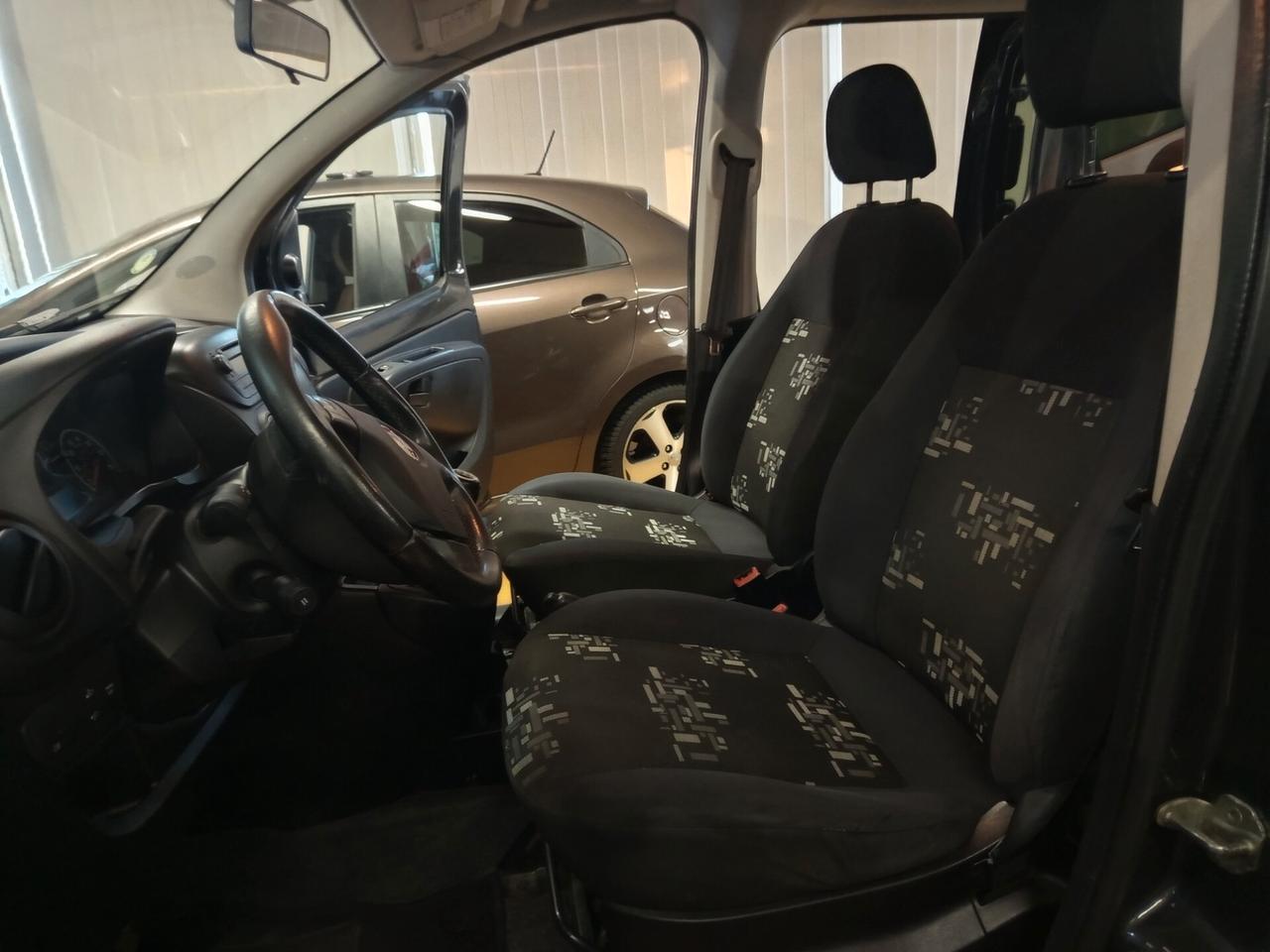 Fiat Qubo 1.3 MJT 75 CV Trekking ok neopatentati