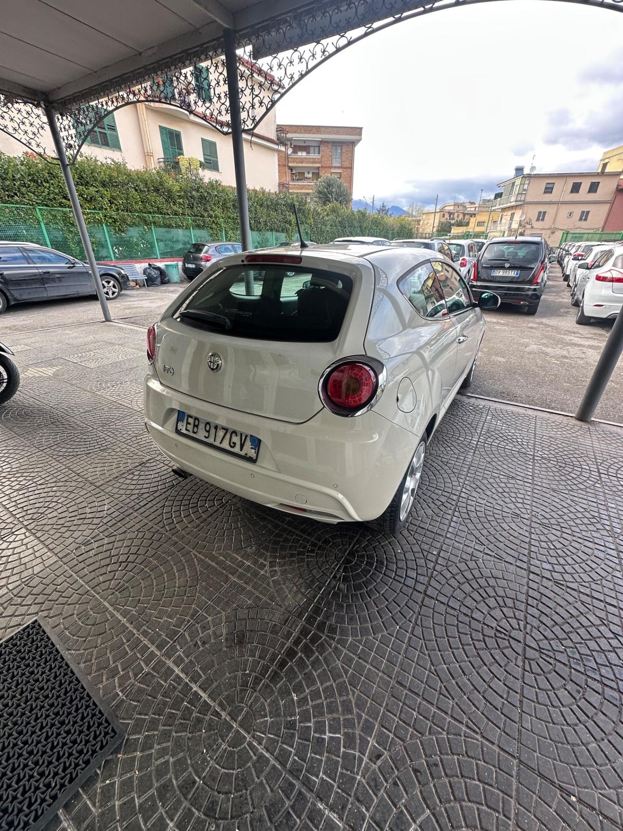 Alfa Romeo MiTo 1.6 JTDm 16V Distinctive Sport Pack