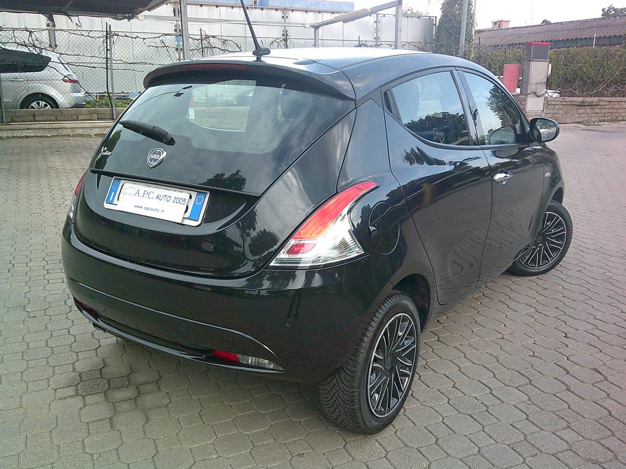 Lancia Ypsilon 1.2 69 CV 5 porte S&S Gold