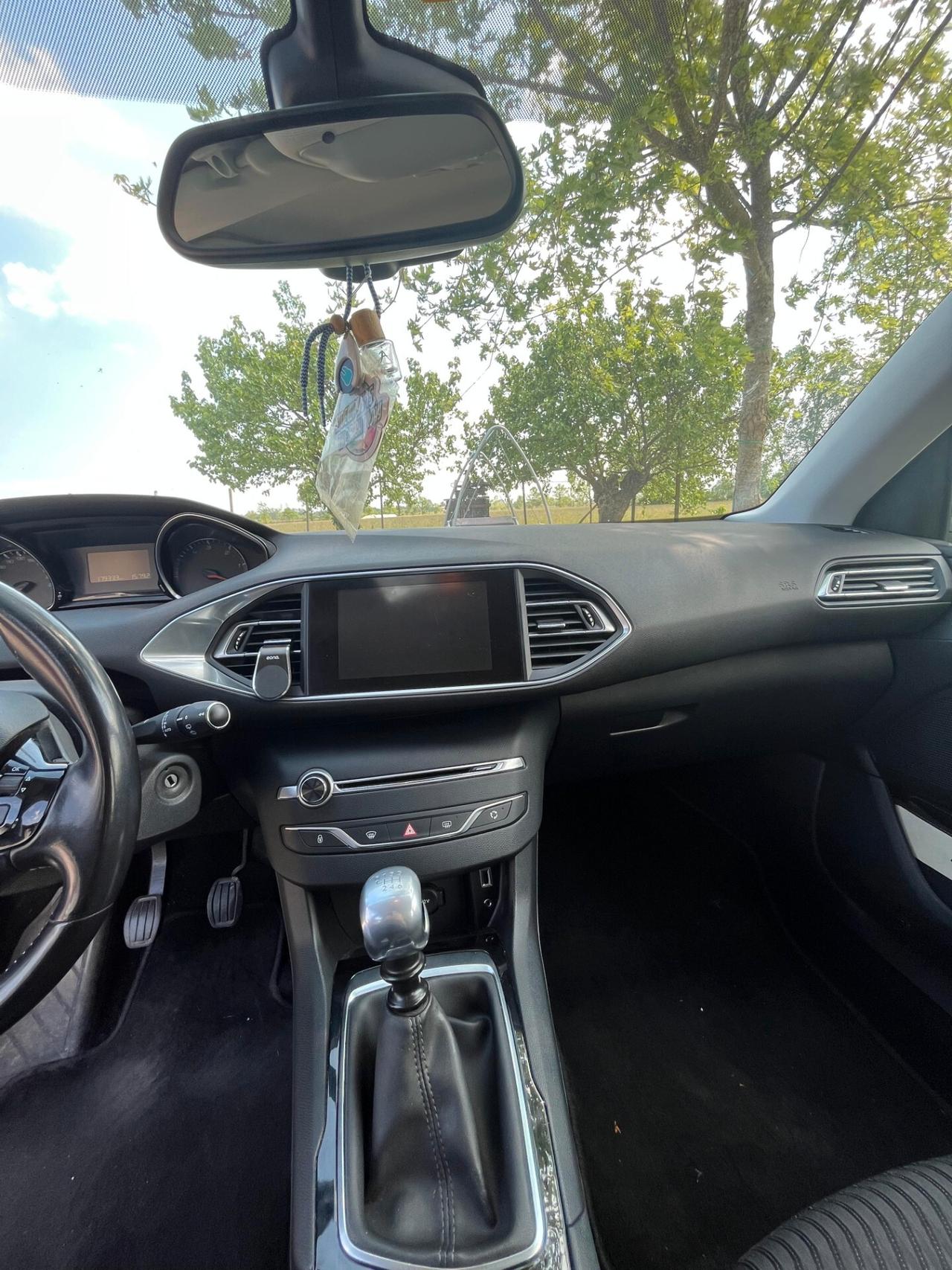 Peugeot 308 1.6 Hdi sw 115 cv in arrivo tua a € 185 mese