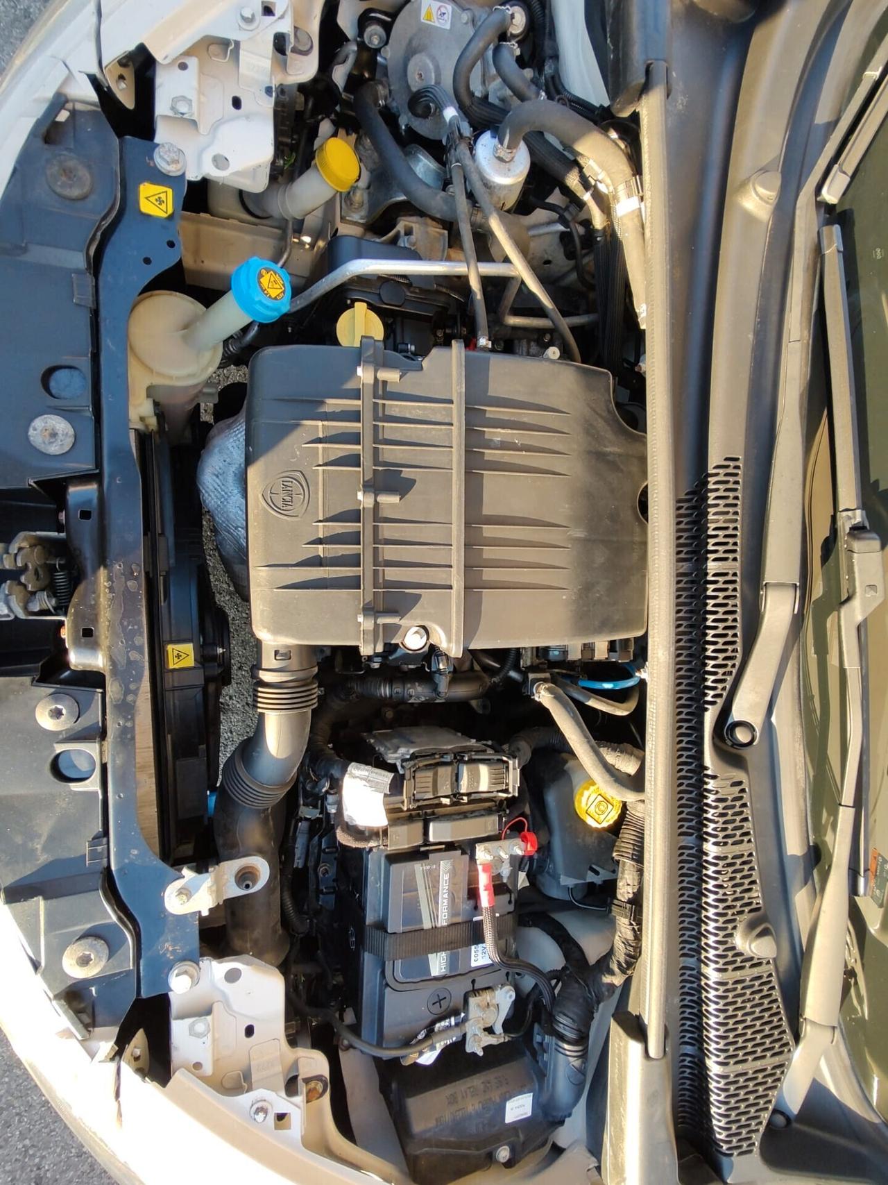 Lancia Ypsilon 1.2 , GPL, 5 PORTE ECOCHIC ELLE OK NEOPATENTATI, GARANZIA L.12 MESI