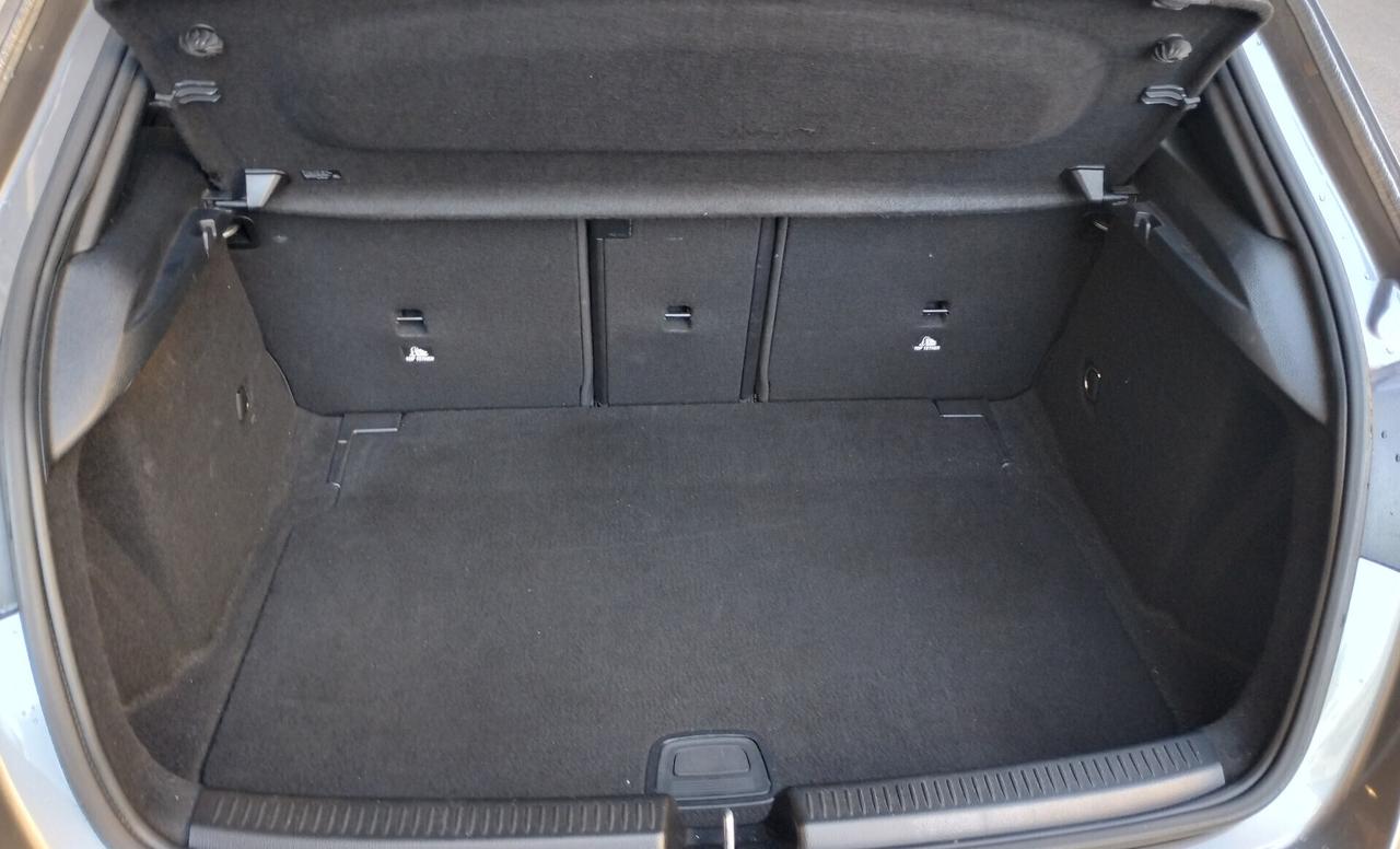 Mercedes-benz A 200 d Automatic Premium AMG LINE