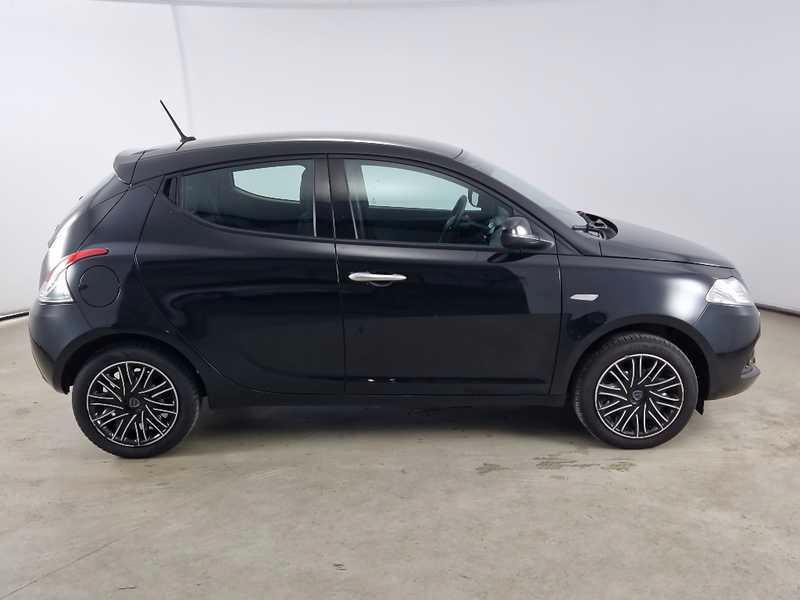 LANCIA YPSILON 1.0 HYBRID 5P