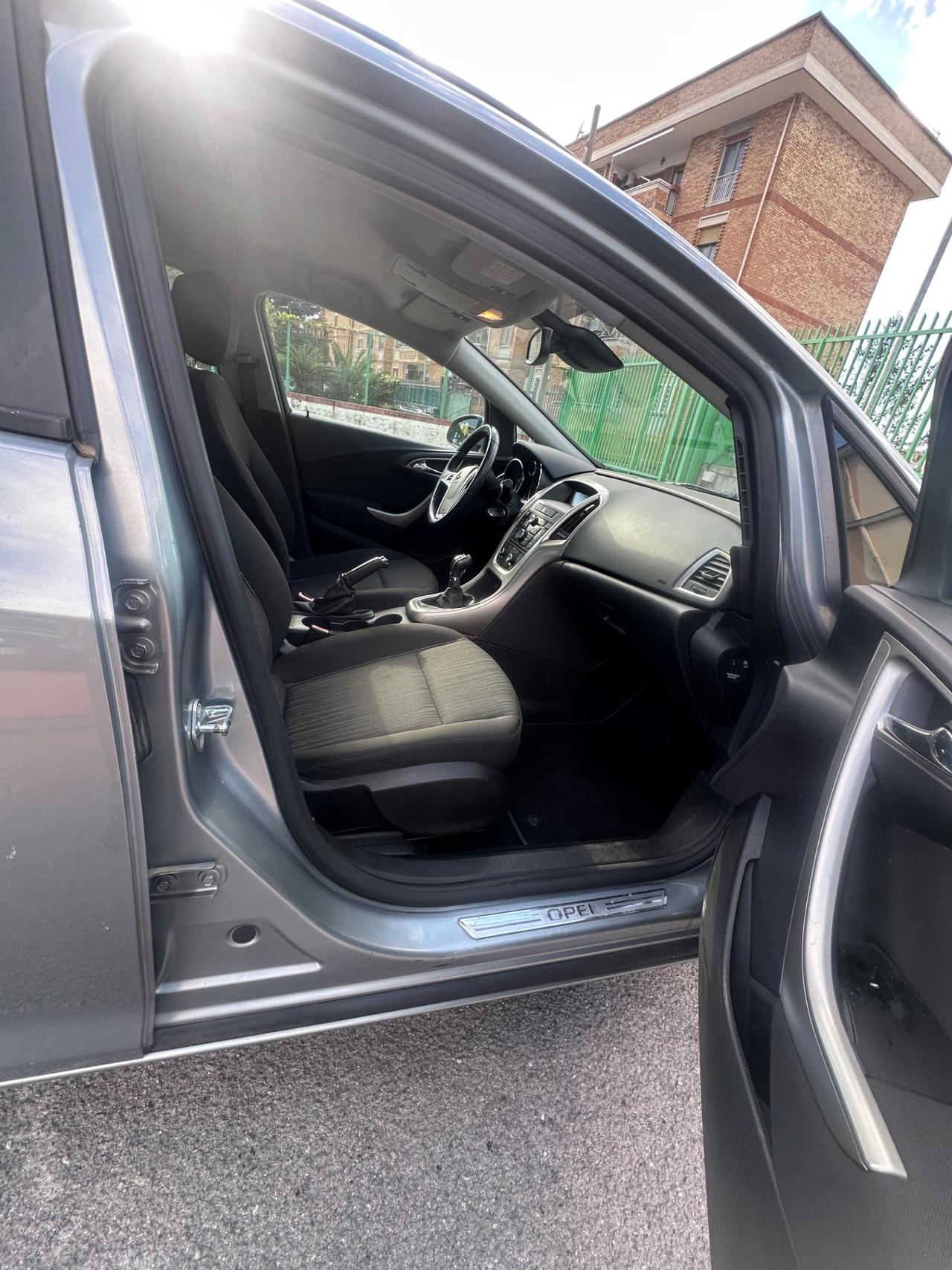 Opel Astra 1.4 100CV Sports Tourer Cosmo