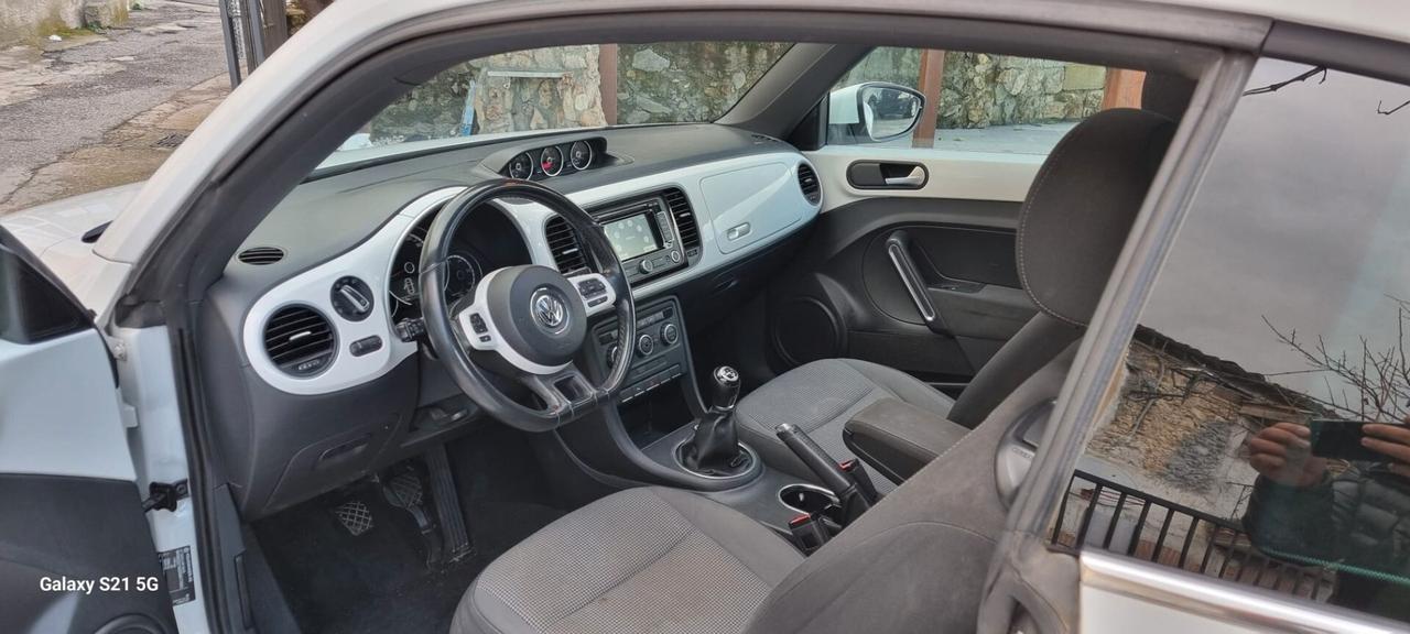 Volkswagen Maggiolino 1.6 TDI Design tetto navi