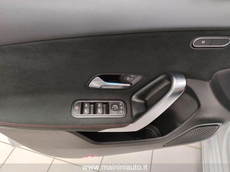 Mercedes-Benz Classe A A 180 d Automatic AMG Line Premium Cambio Automatico