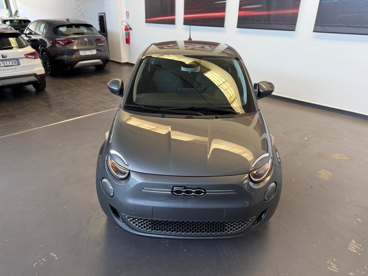 Fiat 500e Berlina 42 kWh La Prima NEOPATENTATI