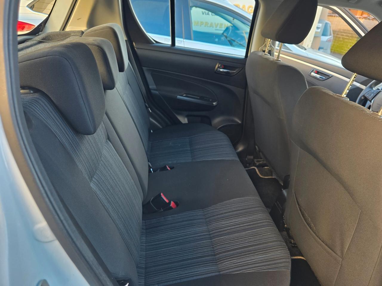 Suzuki Swift 1.2 VVT 5 porte B-Cool A/T