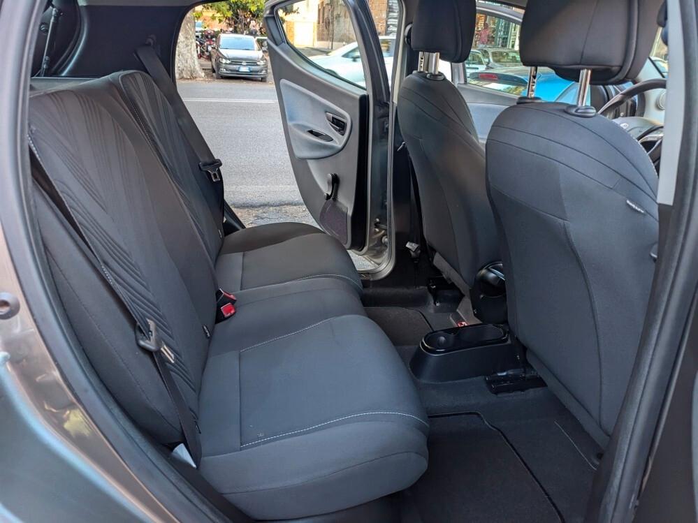 Lancia Ypsilon 1.0 Hybrid UNIPRO' SENZA VINCOLI DI FINANZIAMENTO