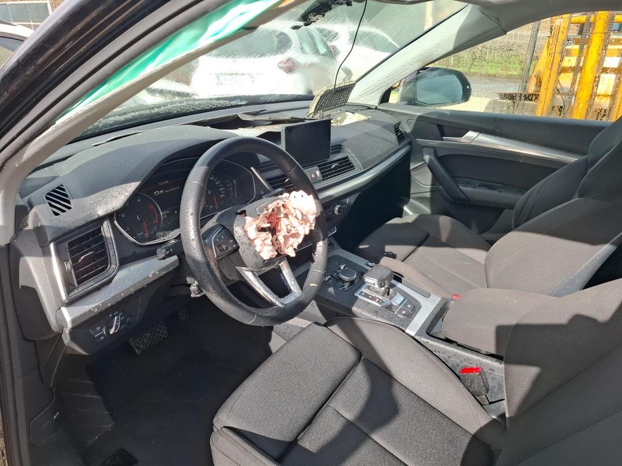 AUDI Q5 2019 S-LINE AUT.4.0 SINISTRATA