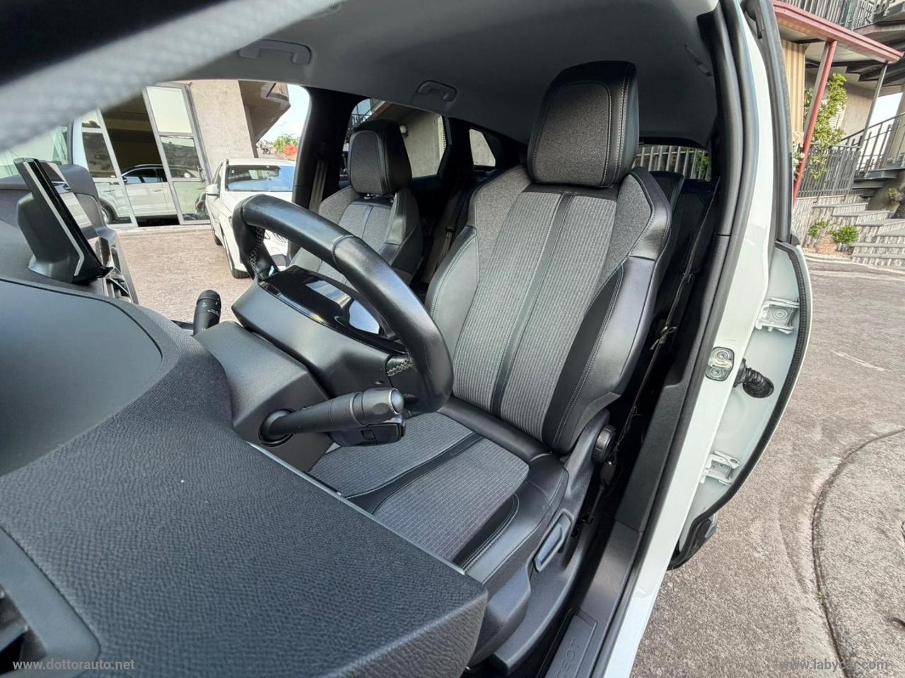 PEUGEOT 3008 BlueHDi 130 S&S Allure Pack