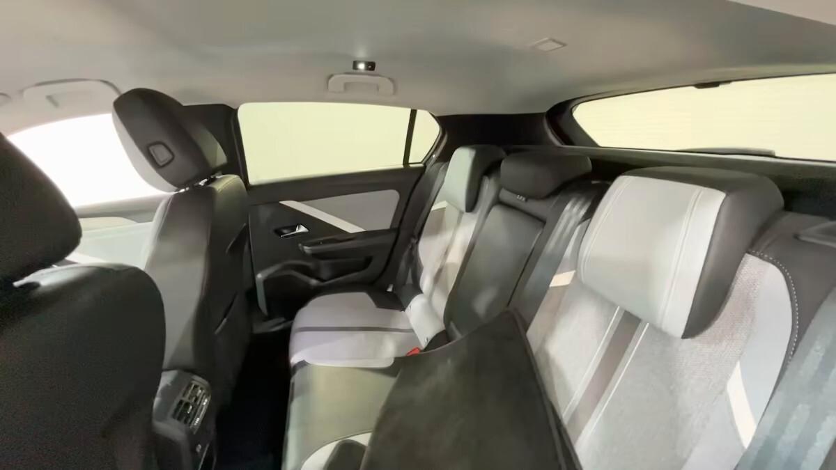 Opel Astra 1.2 Turbo 130 CV Business Elegance