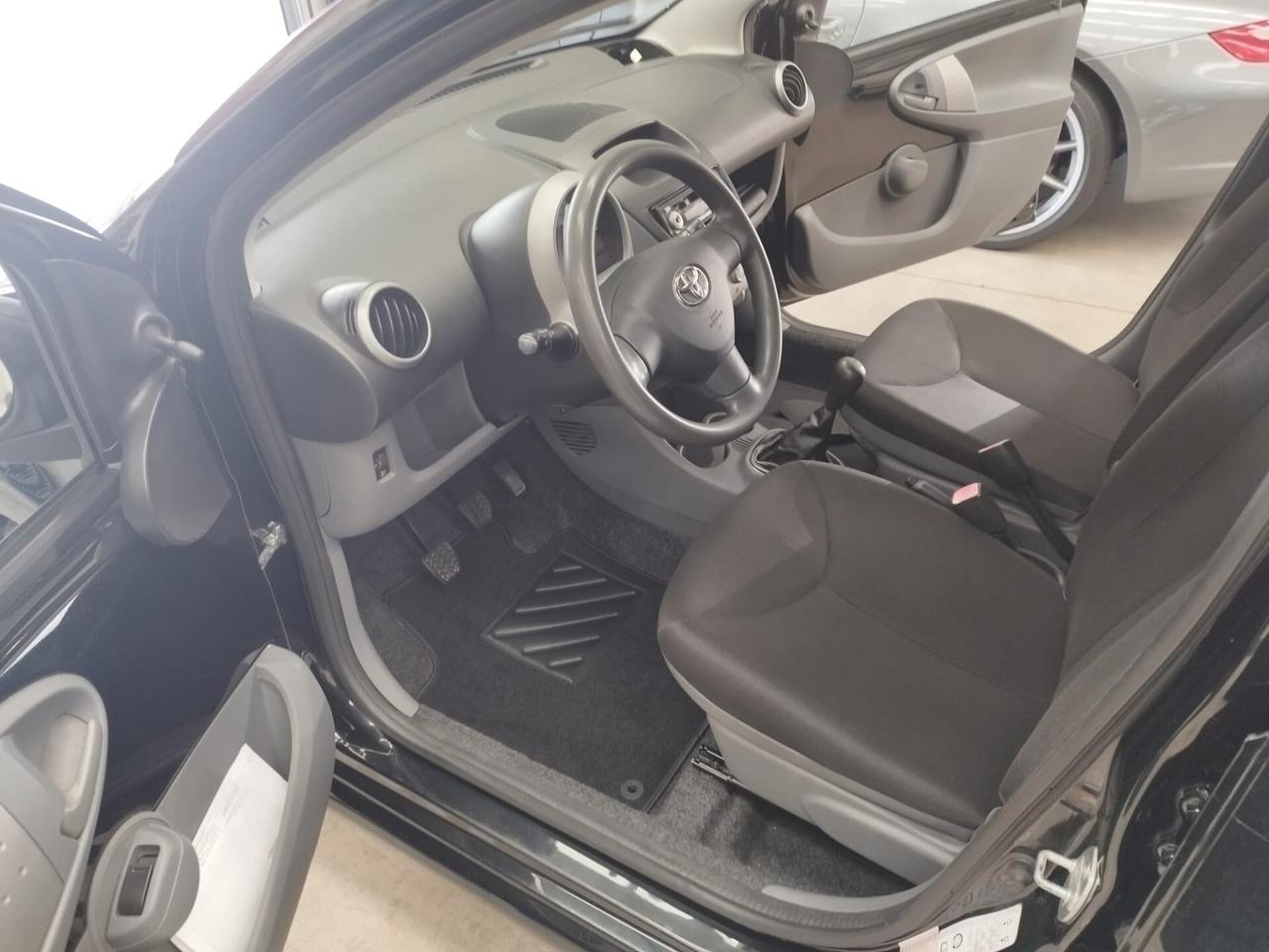 Toyota Aygo 1.0 12V VVT-i 5 porte Sol