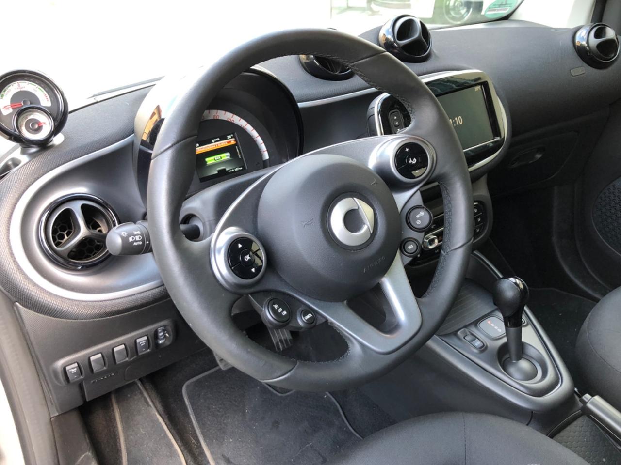 Smart ForTwo SMART FORTWO EQ PASSION FULL LED/CAMERA/NAVI/CARPLAY/PANORAMA