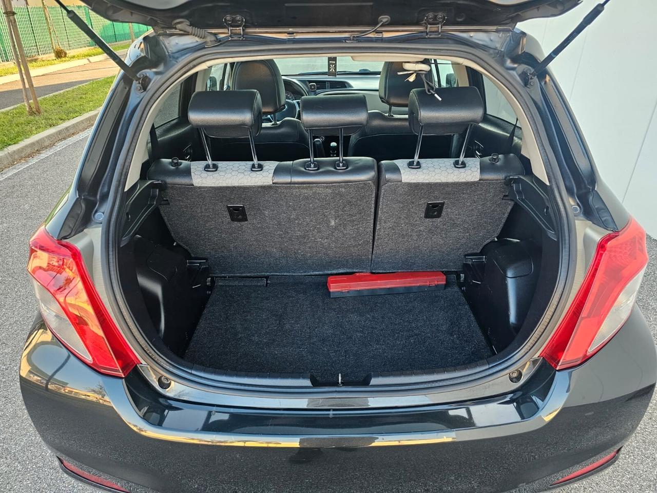 Toyota Yaris 1.3 benzina