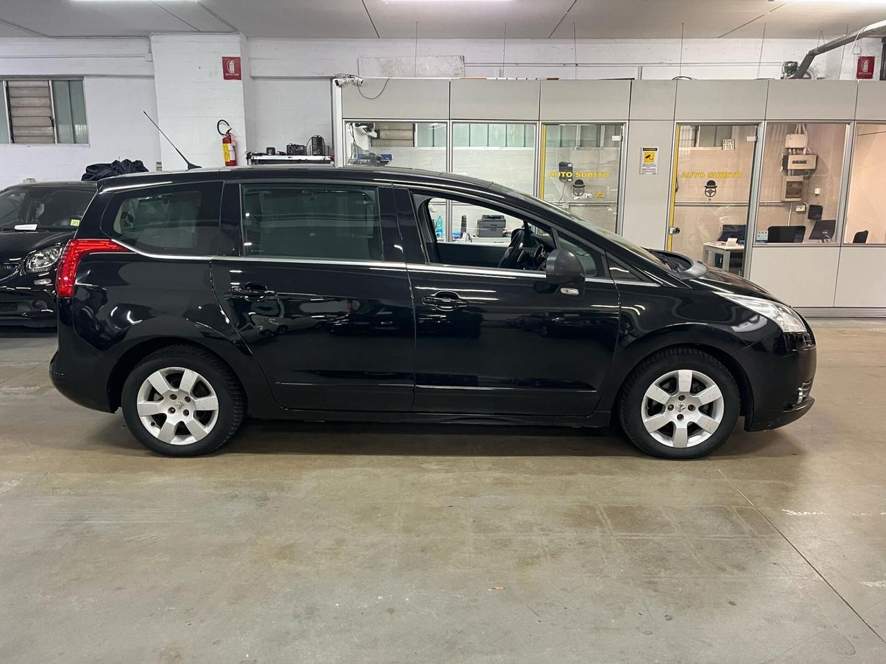 Peugeot 5008 1.6 HDi 7 posti, automatica