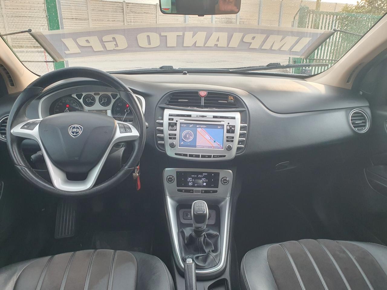 Lancia Delta 1.4 T-Jet 120 CV benz GPL 2013