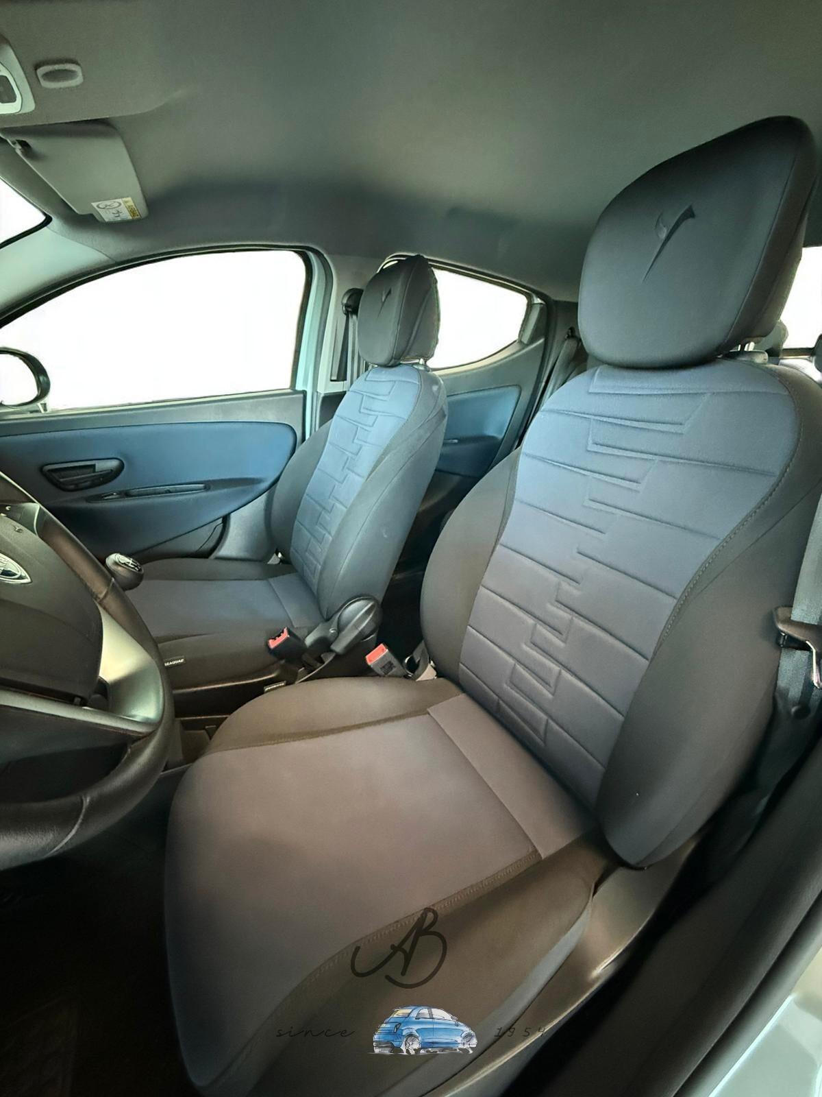 Lancia Ypsilon 1.0 FireFly 5 porte S&S Hybrid Platino