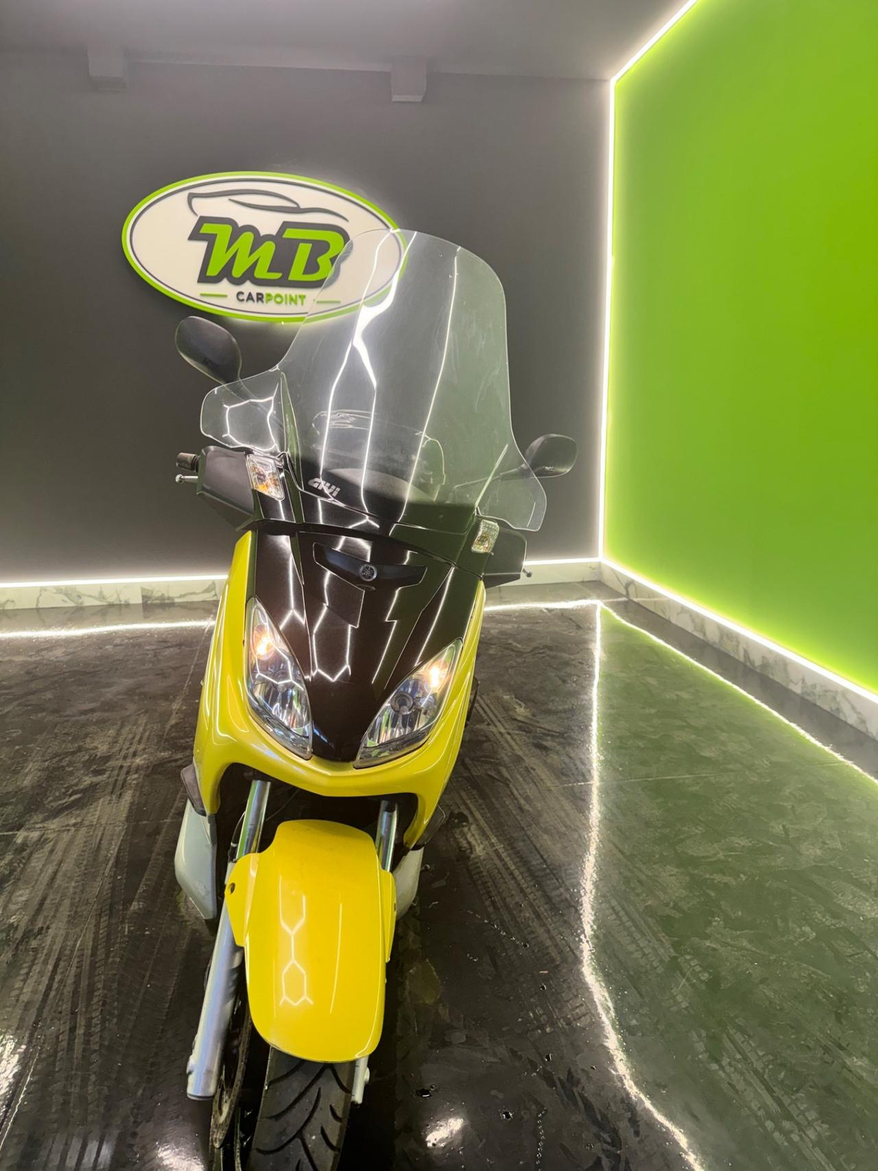 Yamaha X-Max 250