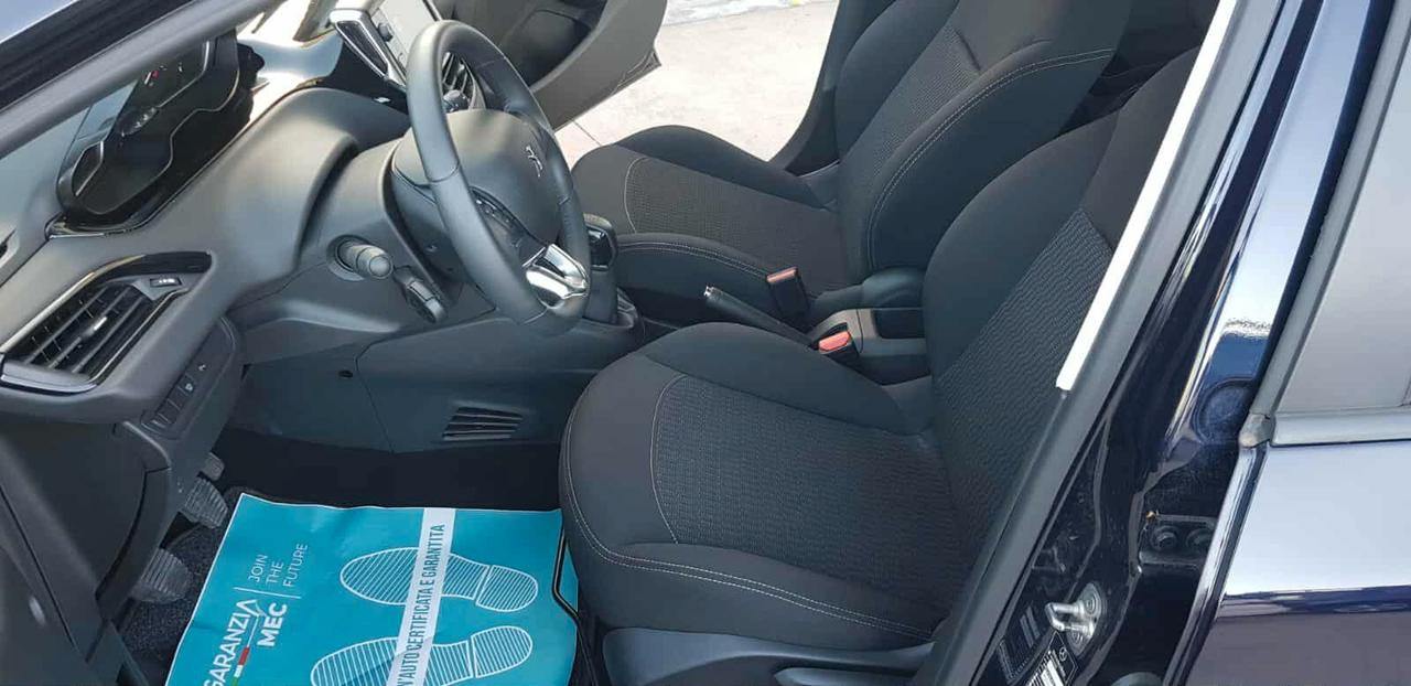 Peugeot 208 PureTech 82 Style "KM 9400"