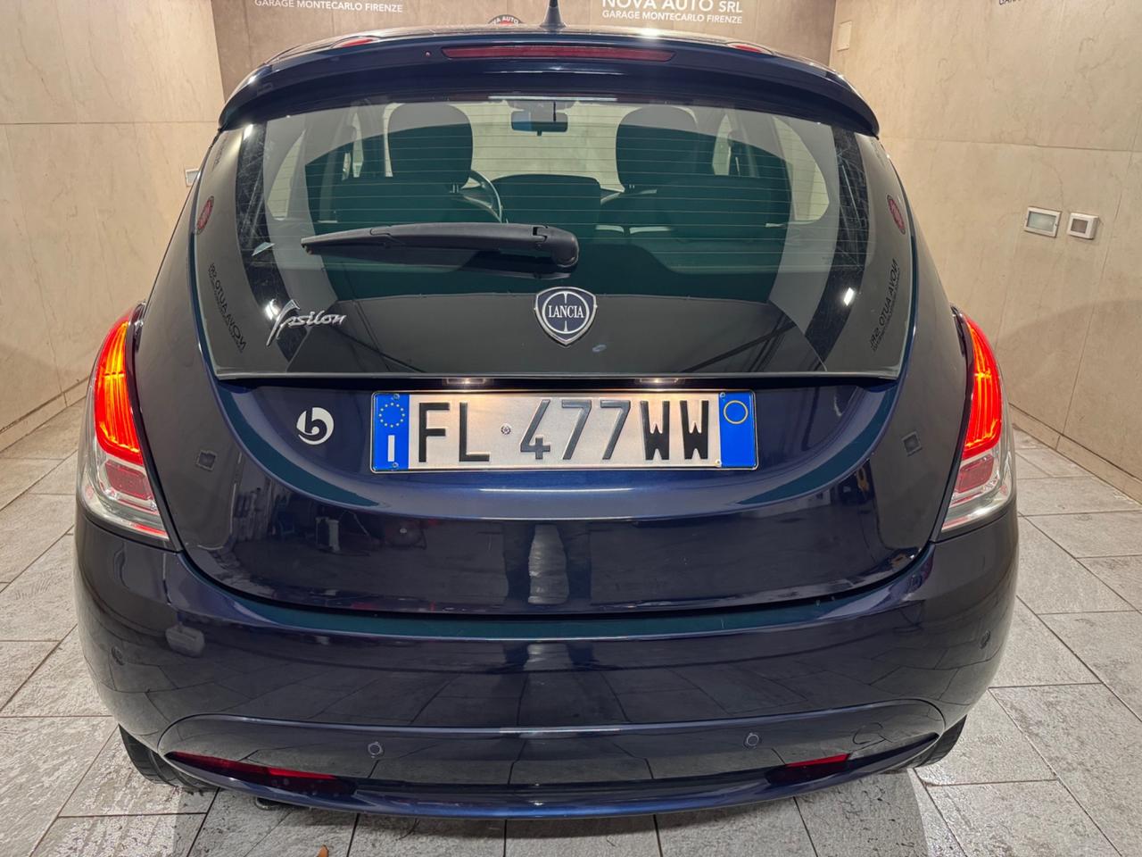 Lancia Ypsilon 1.2 69 CV 5 porte Silver NEOPATENTATI