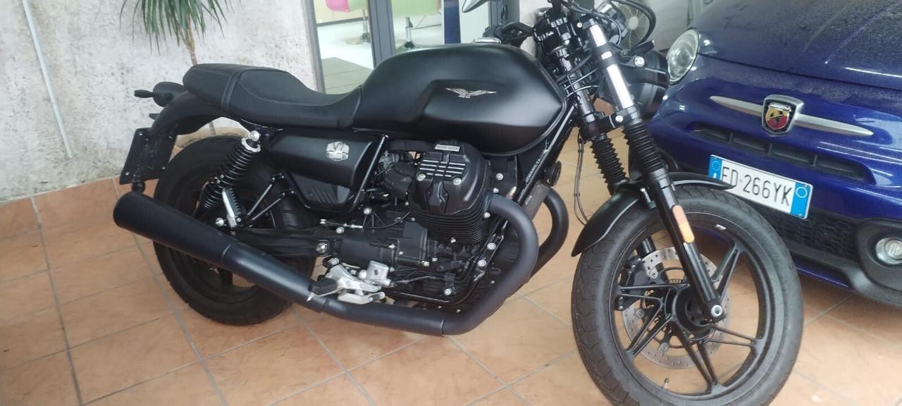 Moto Guzzi V7 STONE