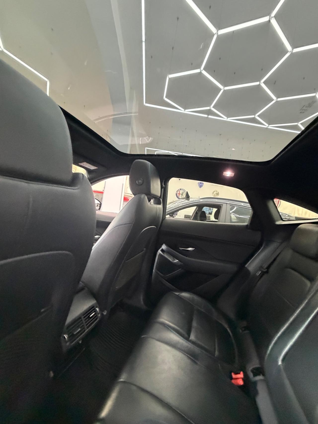 Jaguar E-Pace 2.0D 240 CV AWD aut. R-Dynamic HSE