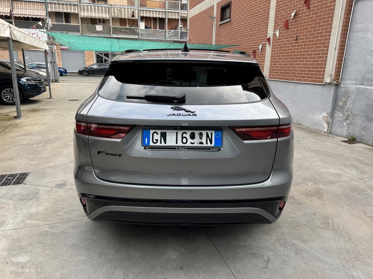 Jaguar F-Pace 2.0 D 204 CV AWD aut. R-Dynamic Black