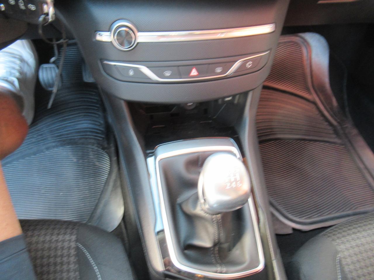Peugeot 308 BlueHDi 130 S&S Business