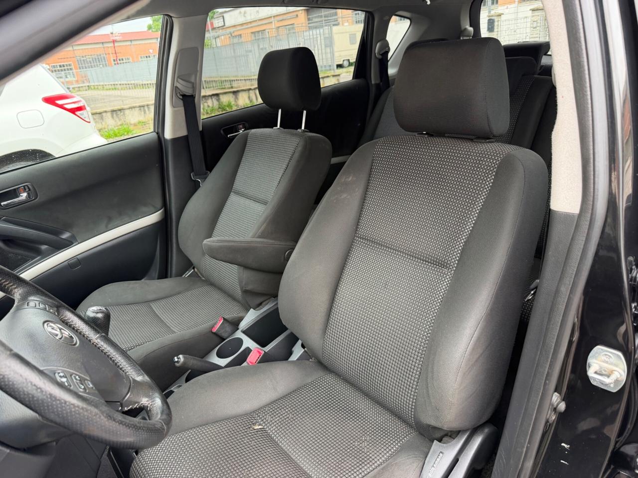 Toyota Corolla Verso 2.2 16V D-4D D-Cat