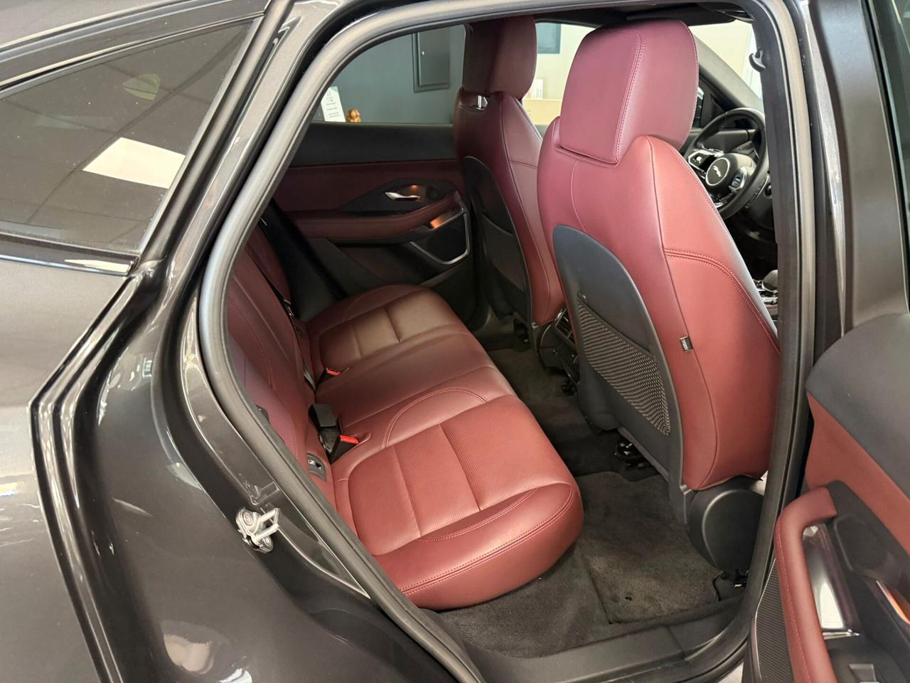 Jaguar E-Pace 2.0D I4 163 CV AWD Auto R-Dynamic SE