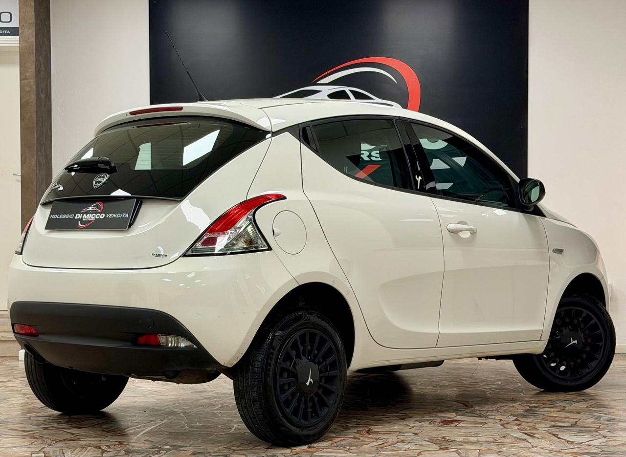 Lancia Ypsilon 0.9 TwinAir 85 CV 5 porte Metano Ecochic Elle