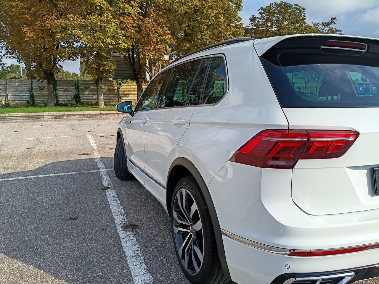 Volkswagen Tiguan R-LINE #50664