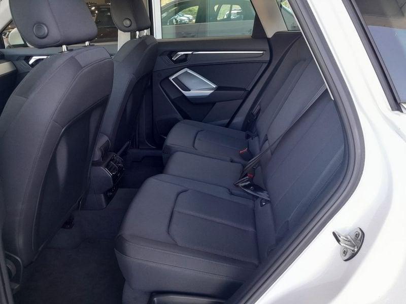 Audi Q3 35 2.0 tdi Business Advanced s-tronic