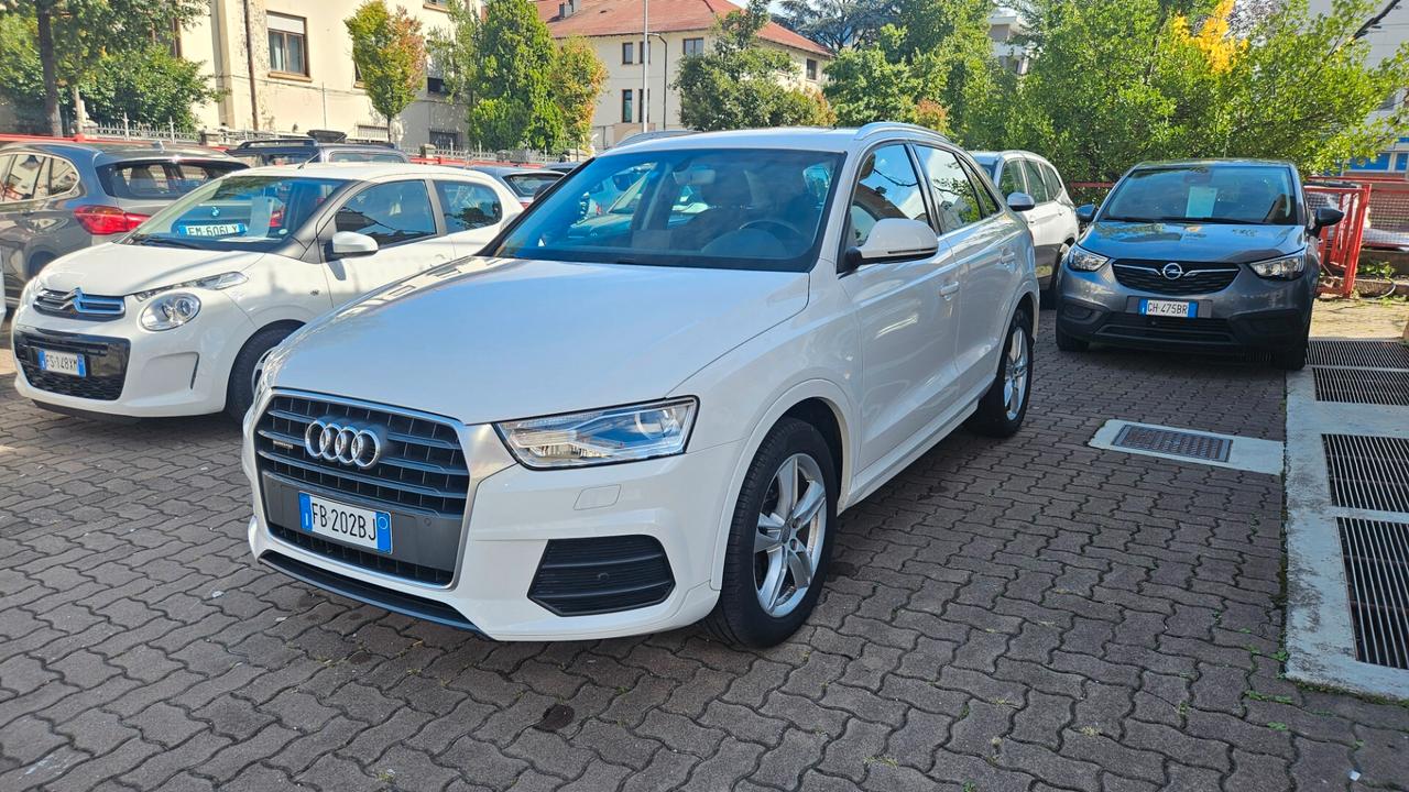 Audi Q3 2.0 tdi Sport quattro 150cv TETTO-NAVY-LED