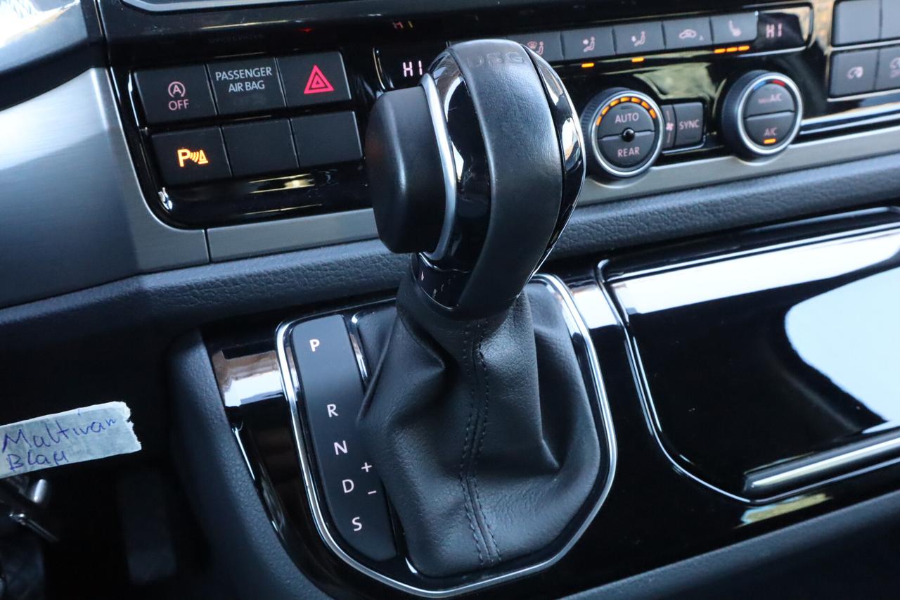 Volkswagen Multivan 2.0 TDI 150CV DSG 7POSTI PELLE GANCIO 2x PORTE SCORREVOLI