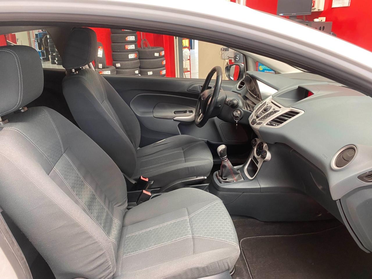 Ford Fiesta 1.4 TDCi 68CV 3 porte Titanium