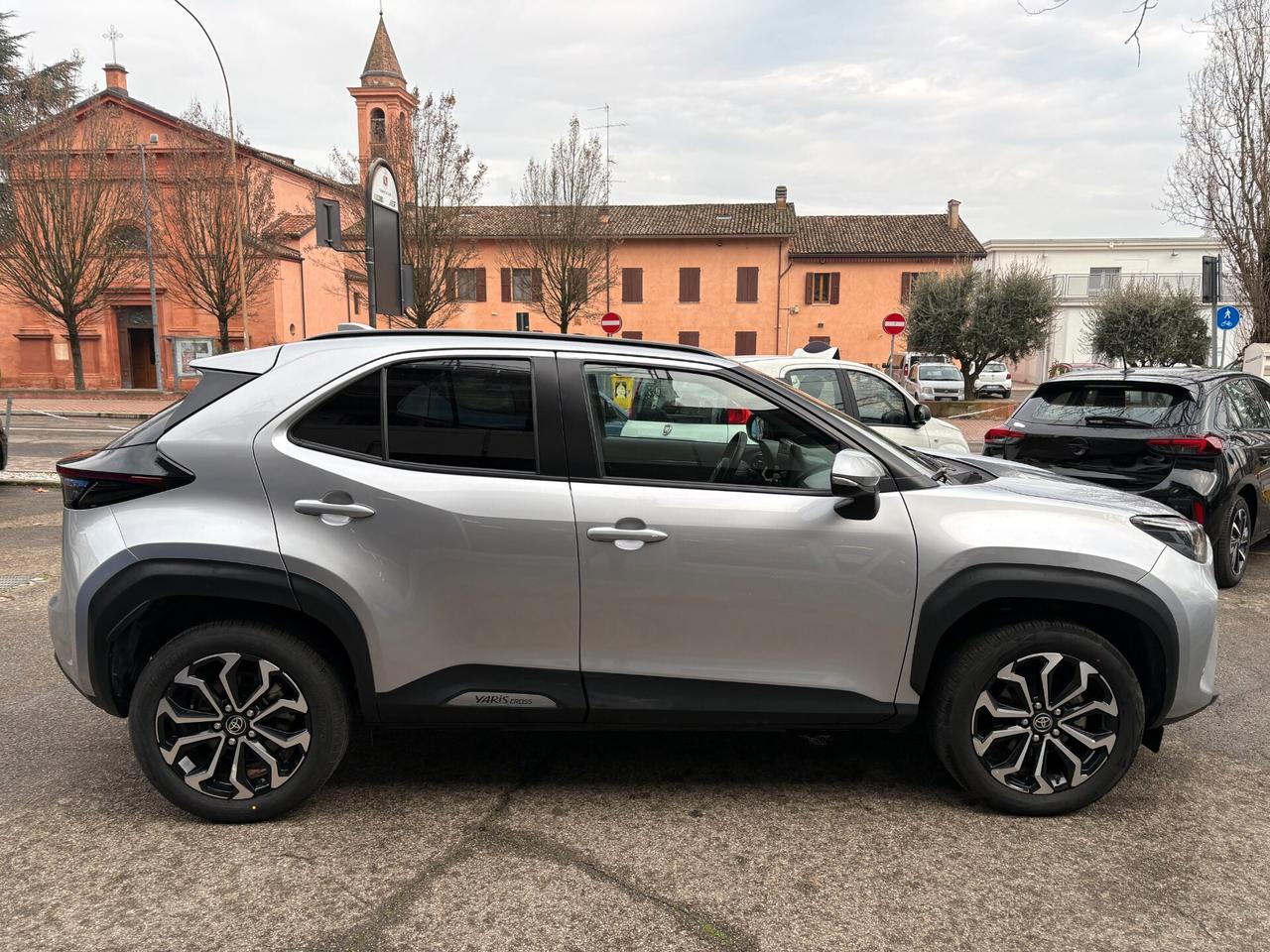 Toyota Yaris Cross Trend 1.5 Hybrid E-CVT 2025